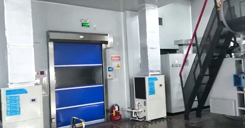 工業(yè)廠房區(qū)域崗位降溫，安裝星科蒸發(fā)冷省電空調(diào)-立式管道機(jī)